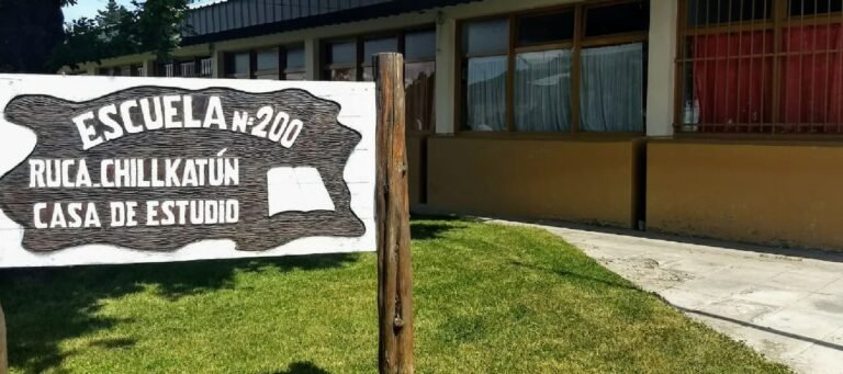 Alumnos de la Escuela 200 de Esquel se convierten en promotores turísticos y se preparan para una emotiva Promesa a la Bandera
